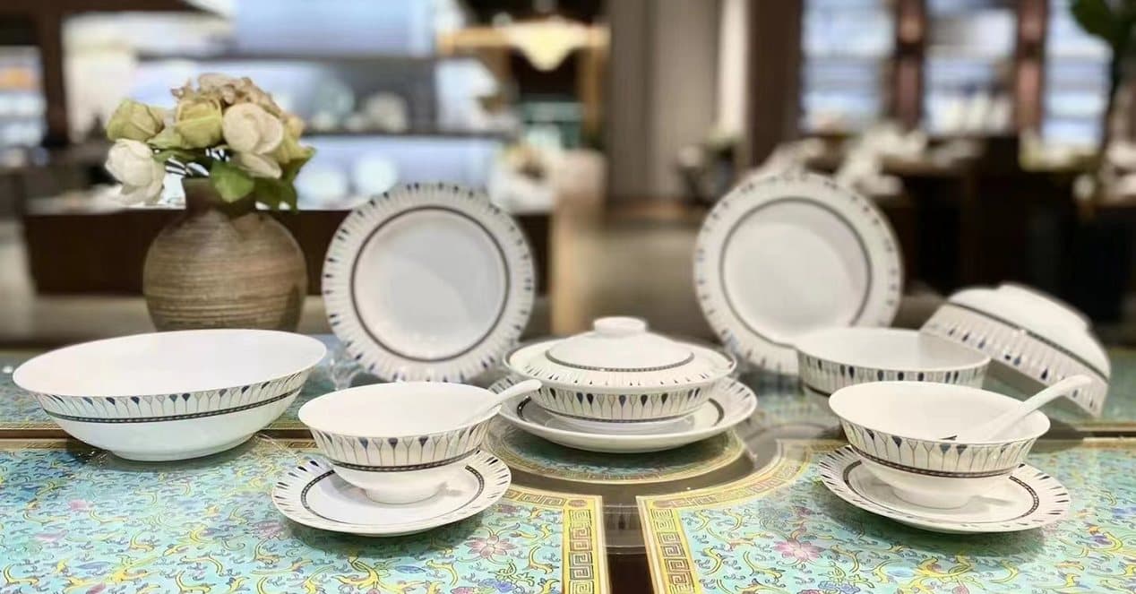 Blue Finch Feather — 56-piece Banquet Service