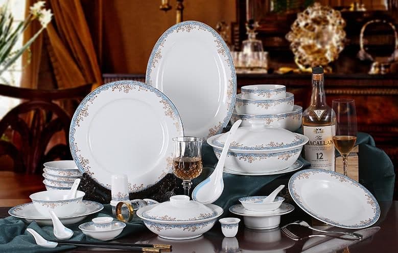 Red Leaf Azure Sea & Sky — a 62-piece Chinese porcelain dinner service