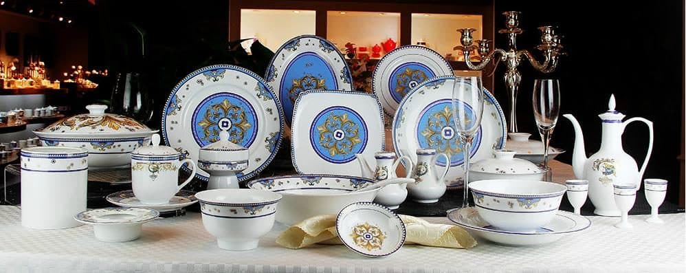 Red Leaf Birds of Fortune — a 111-piece Chinese porcelain dinner service