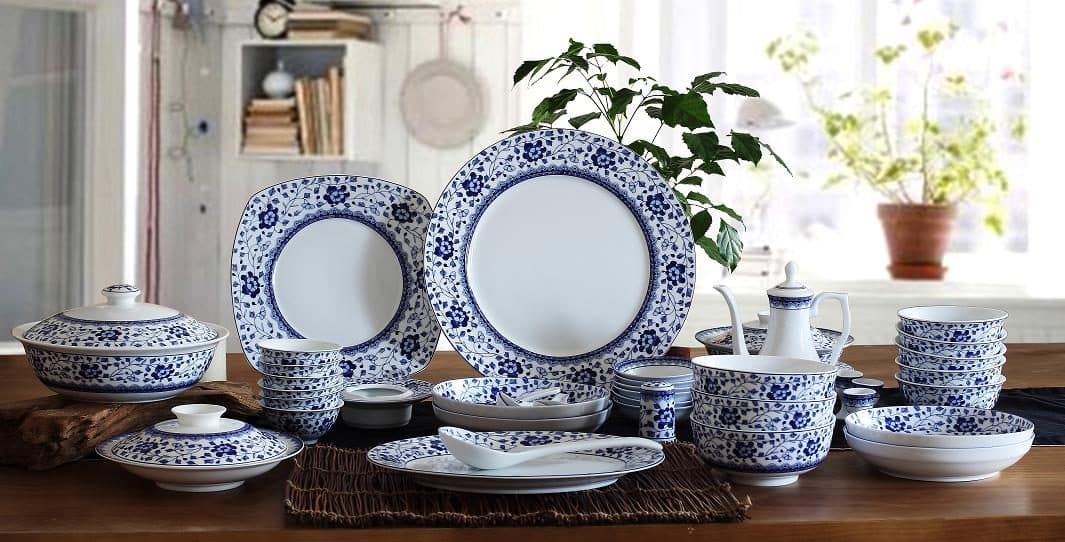 Red Leaf Blue & White Peony — a 89-piece Chinese porcelain dinner service