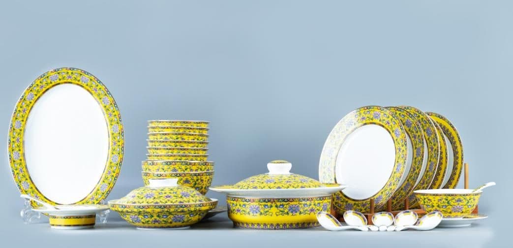 Red Leaf Harmonious Era — a 42-piece Chinese porcelain dinner service