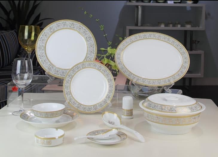Red Leaf Joy of Meeting — a 56-piece Chinese porcelain dinner service