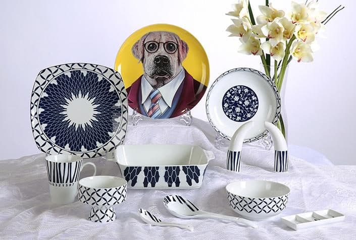 Red Leaf Leisure — a 26-piece Chinese porcelain dinner service