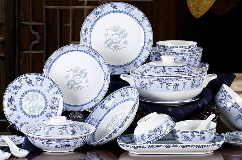 Red Leaf Seven Sages of the Bamboo Grove — a 36-piece Chinese porcelain dinner service
