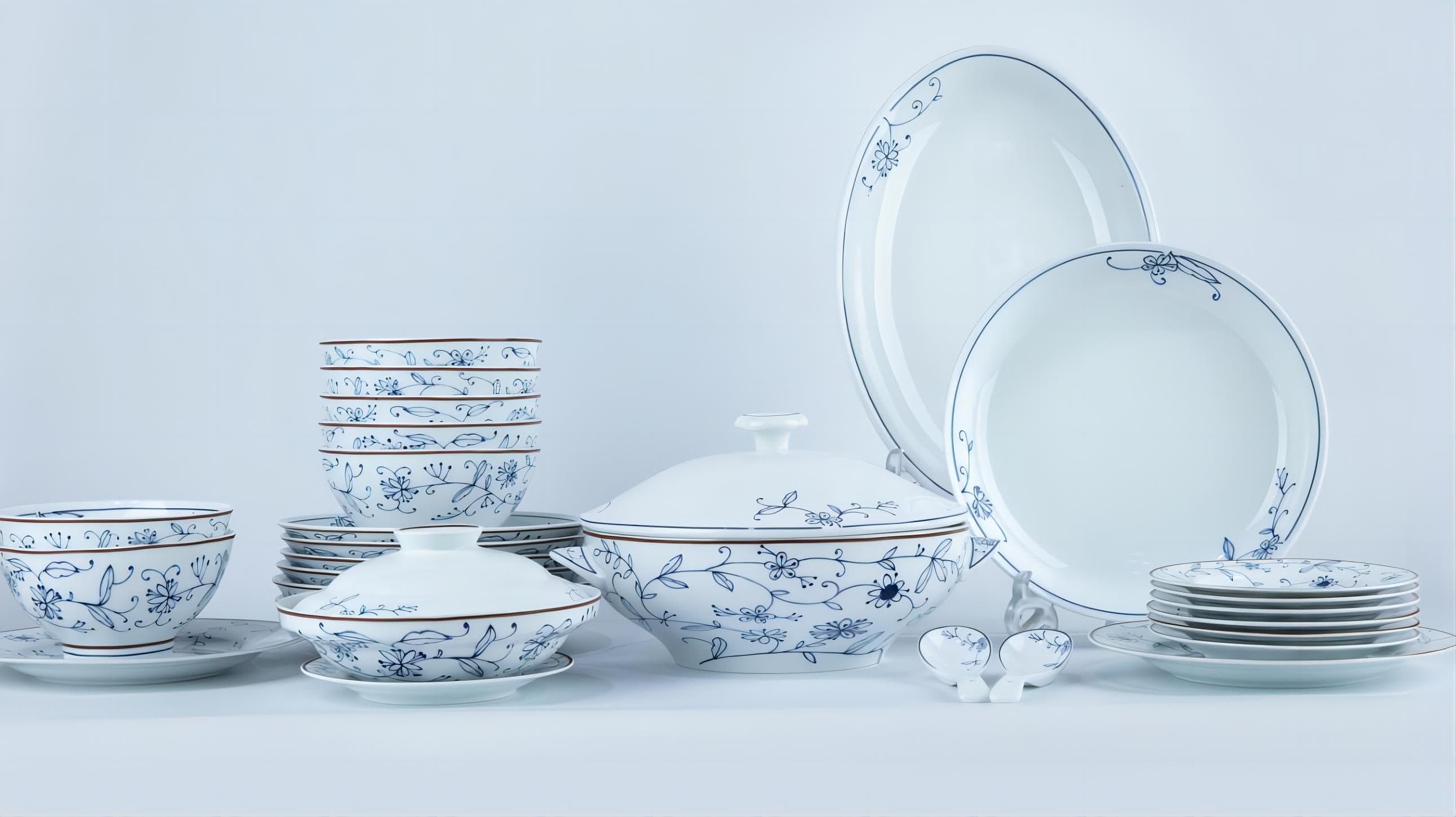 The Red Leaf Spring Colours service, 48 pieces of high-fired Jingdezhen porcelain