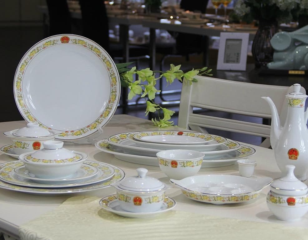 Red Leaf State Banquet Peony — a 66-piece Chinese porcelain dinner service